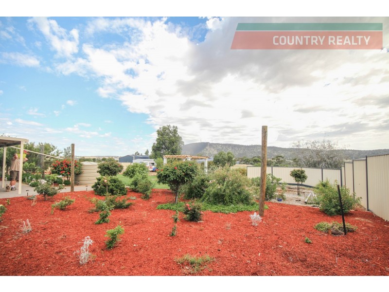 35 Langford Road, York WA 6302