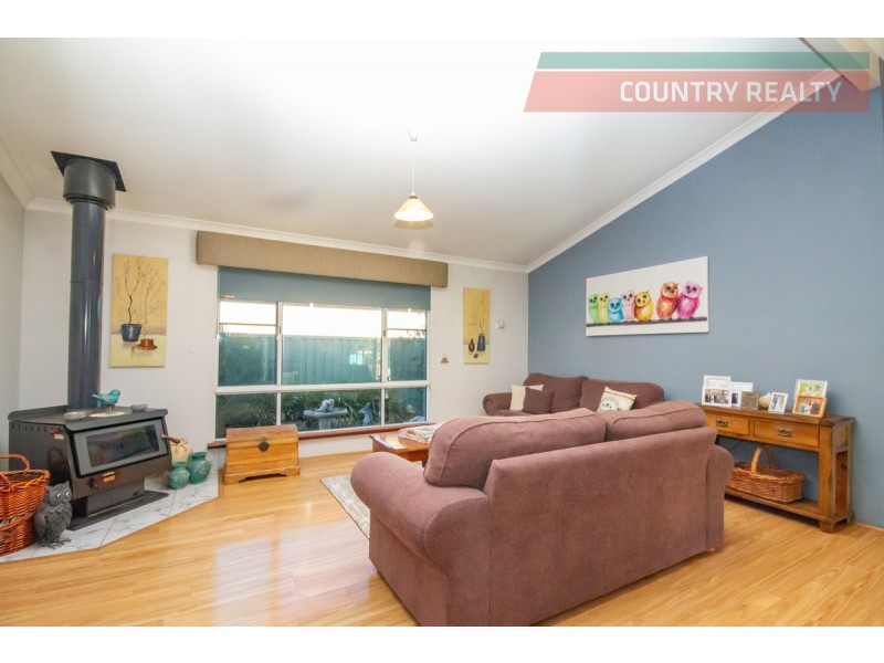 19 Brooking Street, Beverley WA 6304