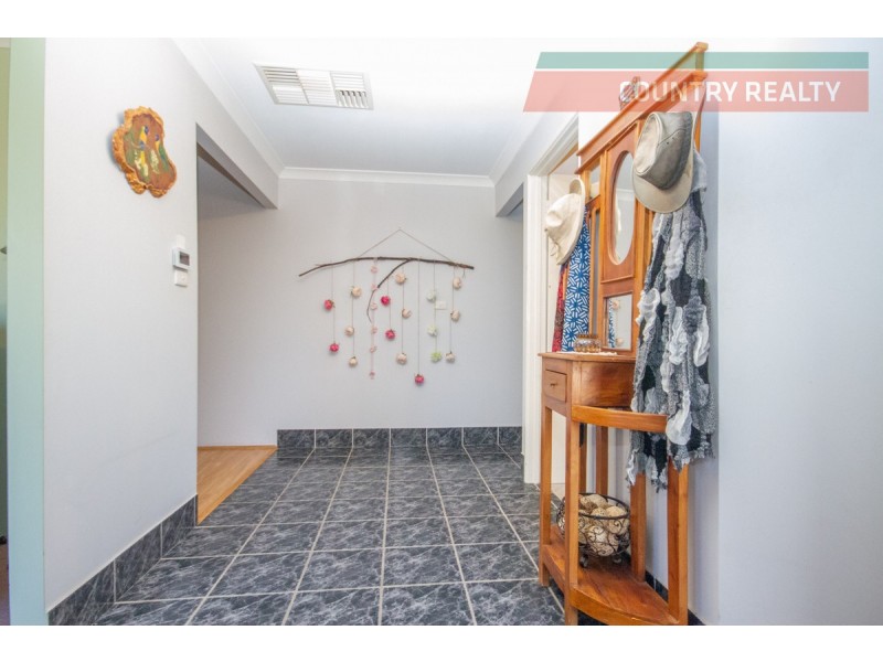 19 Brooking Street, Beverley WA 6304