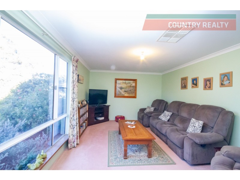 19 Brooking Street, Beverley WA 6304