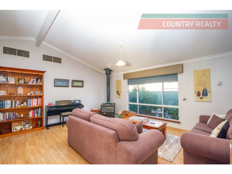 19 Brooking Street, Beverley WA 6304