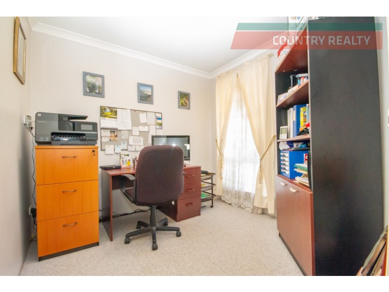 19 Brooking Street, Beverley WA 6304
