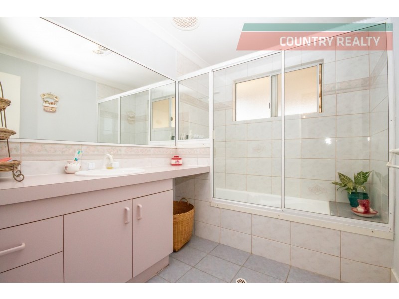 19 Brooking Street, Beverley WA 6304