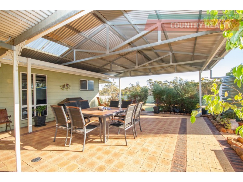 19 Brooking Street, Beverley WA 6304