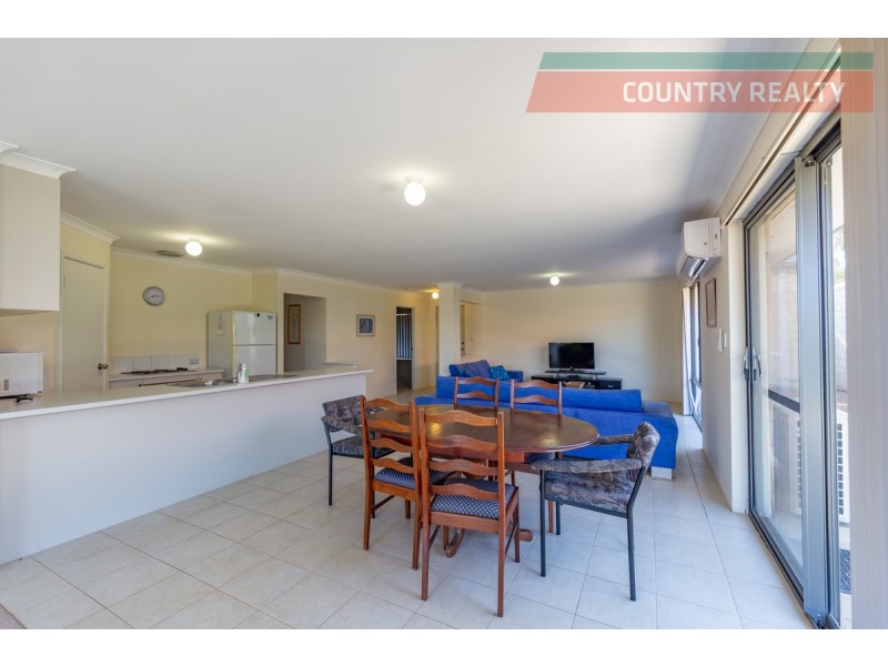13 Riverside Outlook, Northam WA 6401