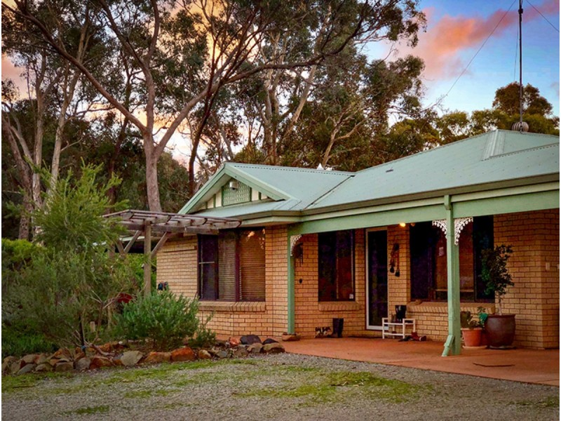 205 Sand Spring Road, Toodyay WA 6566
