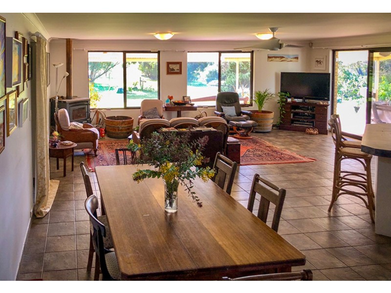 205 Sand Spring Road, Toodyay WA 6566