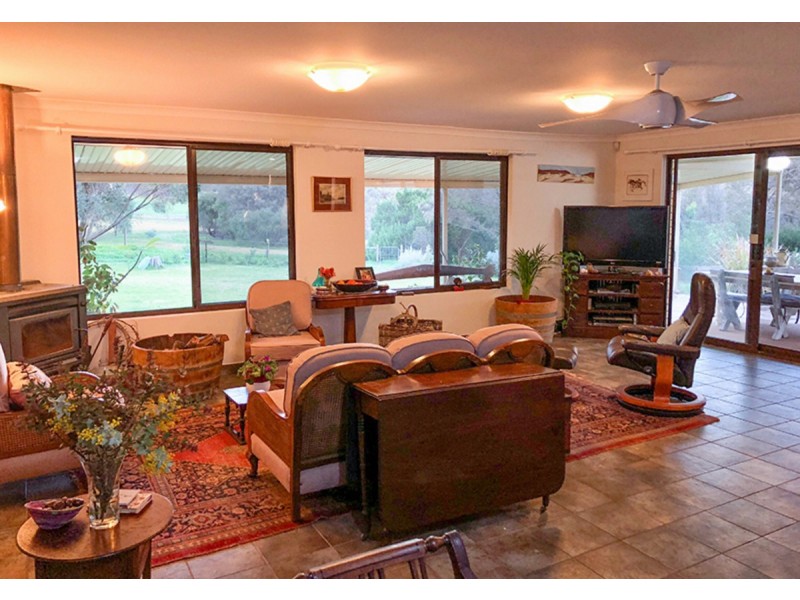 205 Sand Spring Road, Toodyay WA 6566