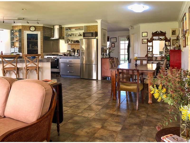 205 Sand Spring Road, Toodyay WA 6566