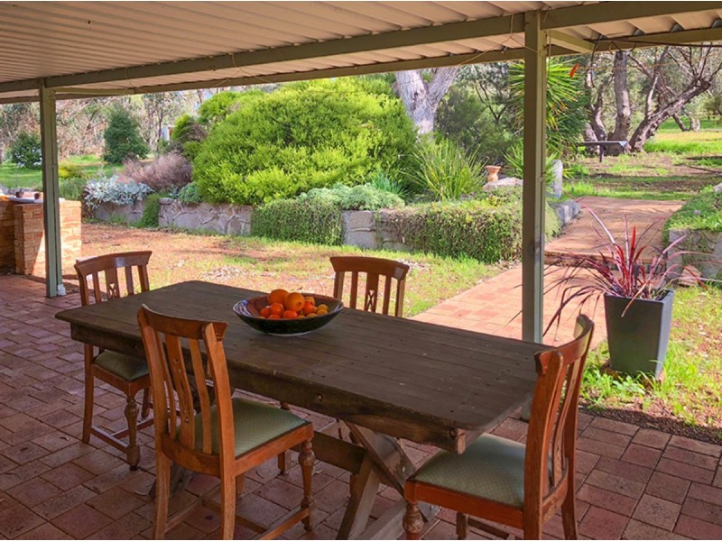 205 Sand Spring Road, Toodyay WA 6566