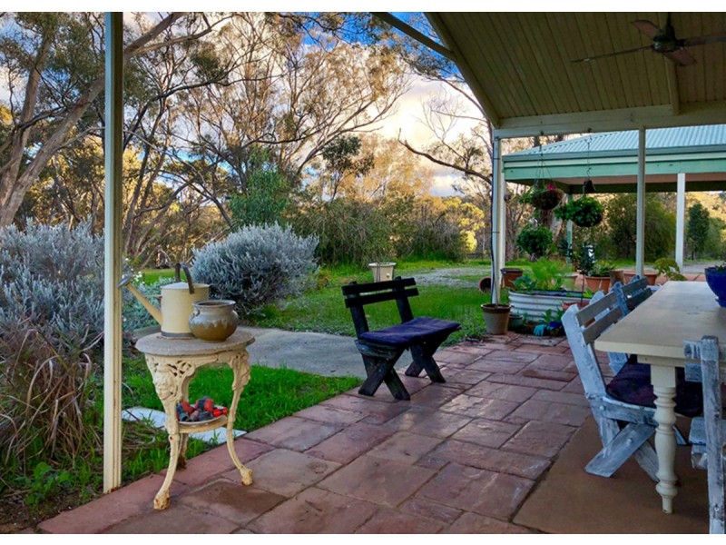 205 Sand Spring Road, Toodyay WA 6566