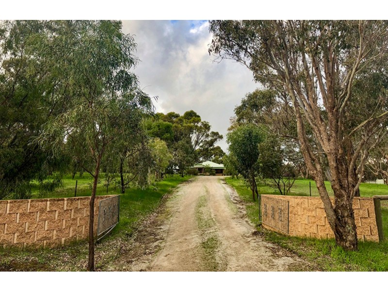 205 Sand Spring Road, Toodyay WA 6566