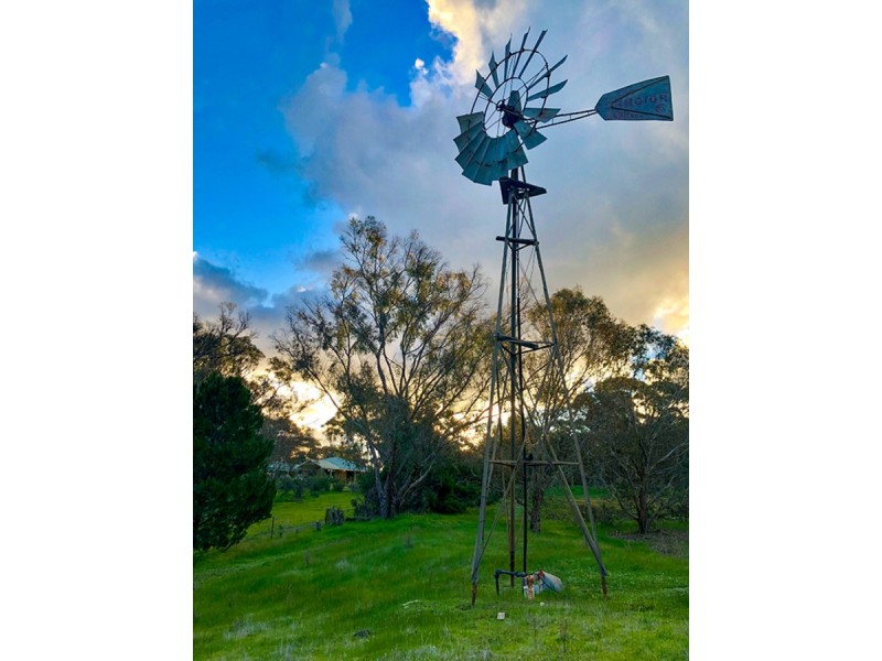 205 Sand Spring Road, Toodyay WA 6566