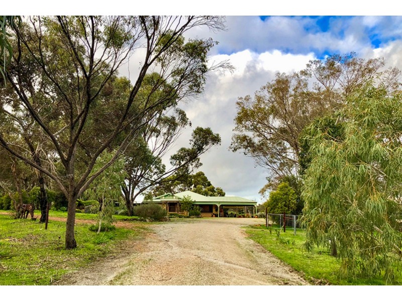 205 Sand Spring Road, Toodyay WA 6566