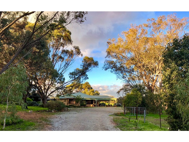 205 Sand Spring Road, Toodyay WA 6566