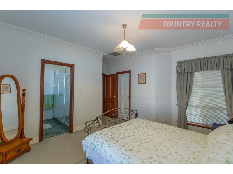 16 Gibbings Street, Northam WA 6401