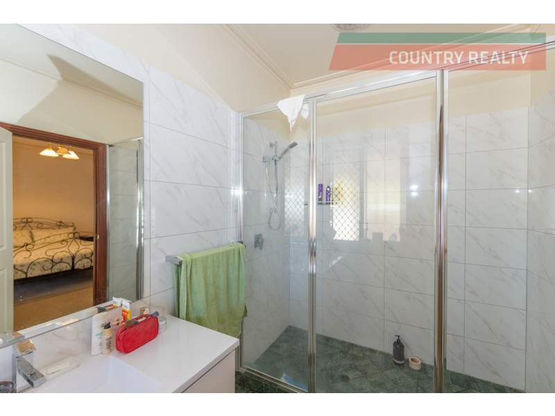 16 Gibbings Street, Northam WA 6401