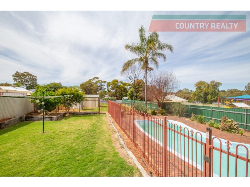 6 Newcastle Road, Northam WA 6401