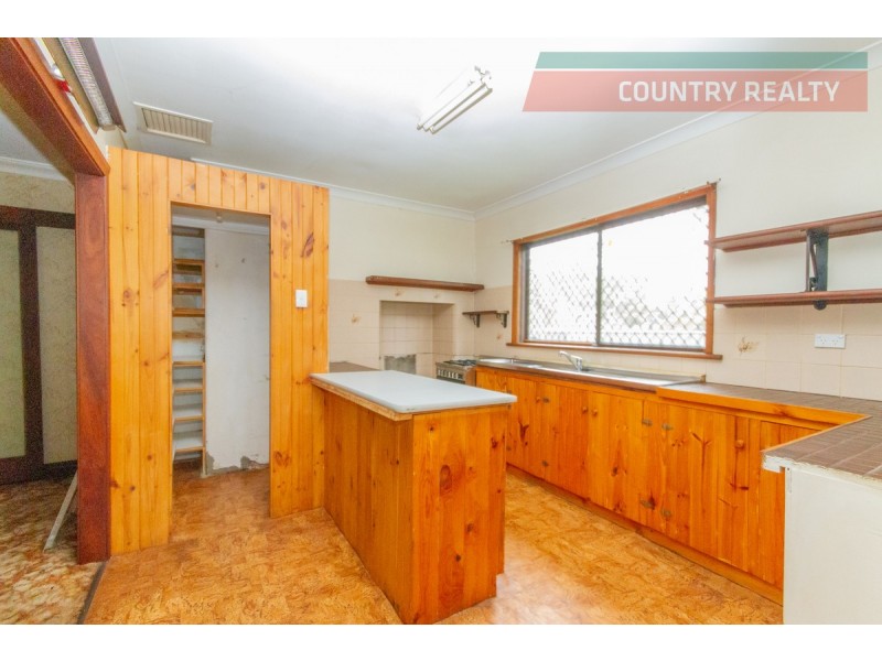 9 Kennedy Street, Northam WA 6401