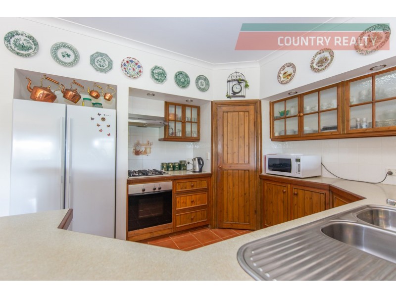136 Beaufort Street, Toodyay WA 6566