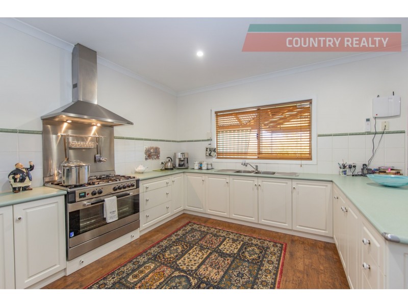 224 River Road, Toodyay WA 6566
