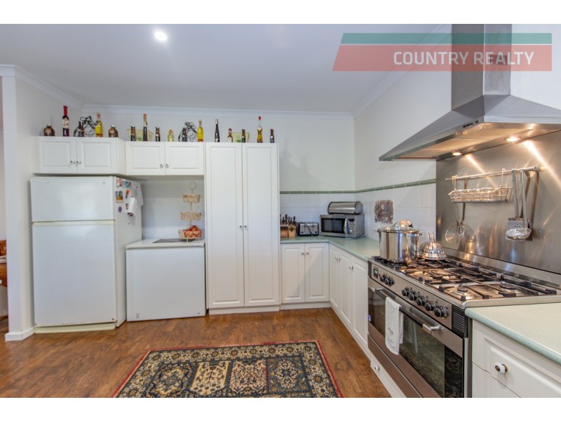 224 River Road, Toodyay WA 6566