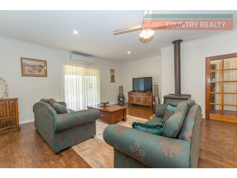 224 River Road, Toodyay WA 6566