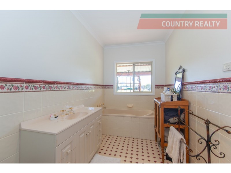 224 River Road, Toodyay WA 6566