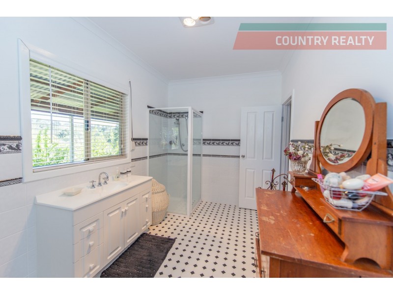 224 River Road, Toodyay WA 6566