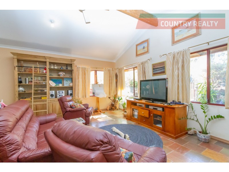 90 Darwinia Crescent, Coondle WA 6566