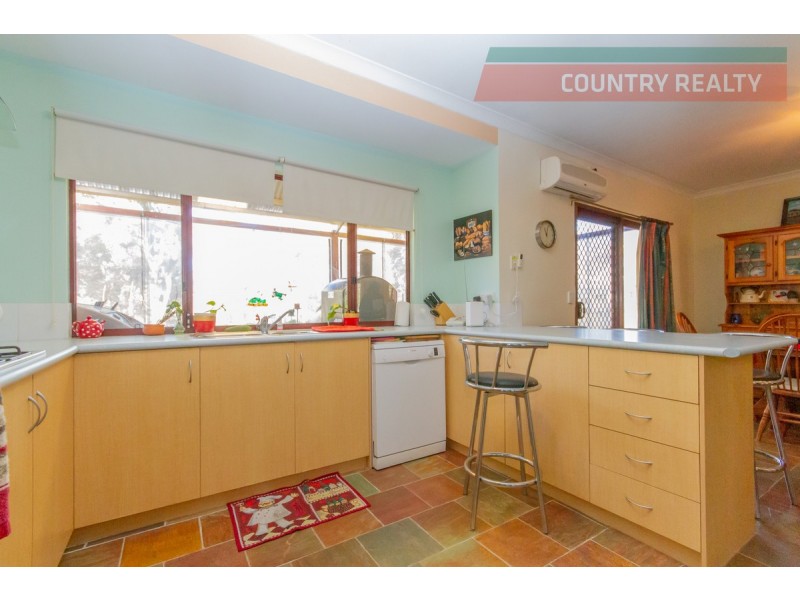 90 Darwinia Crescent, Coondle WA 6566