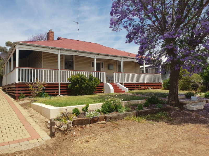 37 Hampton Street,, Northam WA 6401