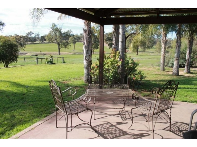 484 Chitty Road, Bakers Hill WA 6562