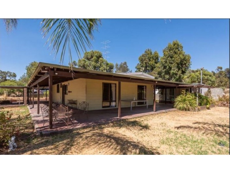 484 Chitty Road, Bakers Hill WA 6562