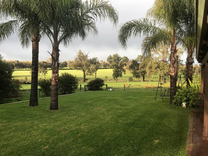 484 Chitty Road, Bakers Hill WA 6562