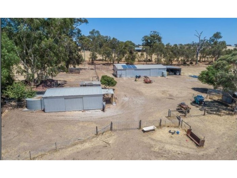 484 Chitty Road, Bakers Hill WA 6562