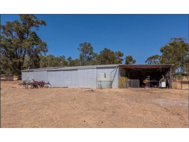 484 Chitty Road, Bakers Hill WA 6562