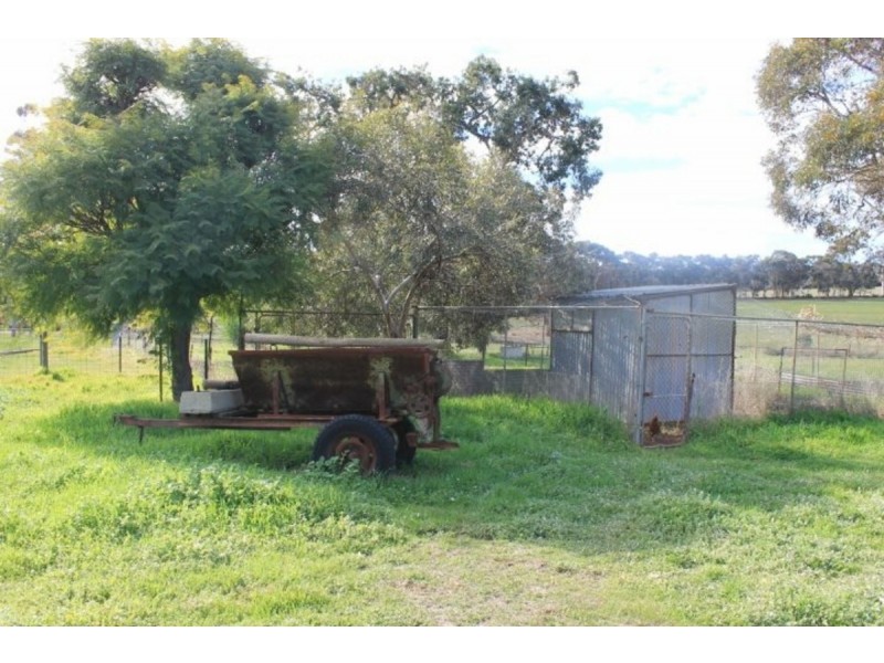 484 Chitty Road, Bakers Hill WA 6562