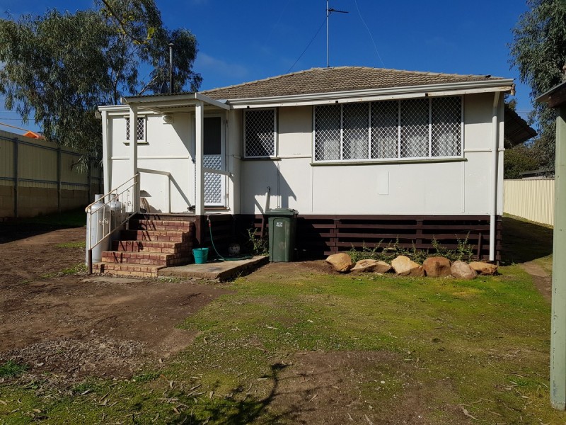 77 Hutt Street, Northam WA 6401