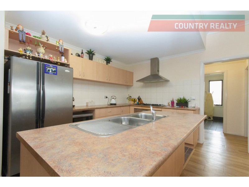 13 Hunter Road, Northam WA 6401