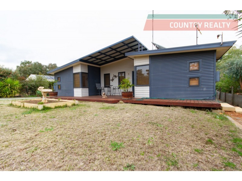 13 Hunter Road, Northam WA 6401