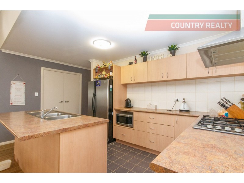 13 Hunter Road, Northam WA 6401