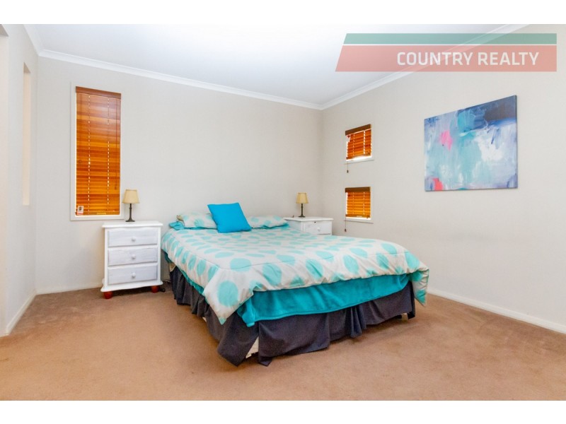 13 Hunter Road, Northam WA 6401