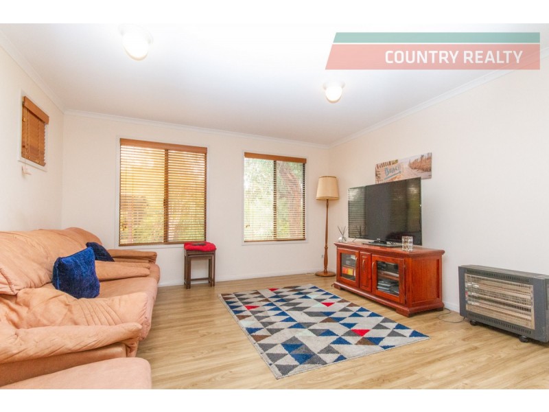 13 Hunter Road, Northam WA 6401