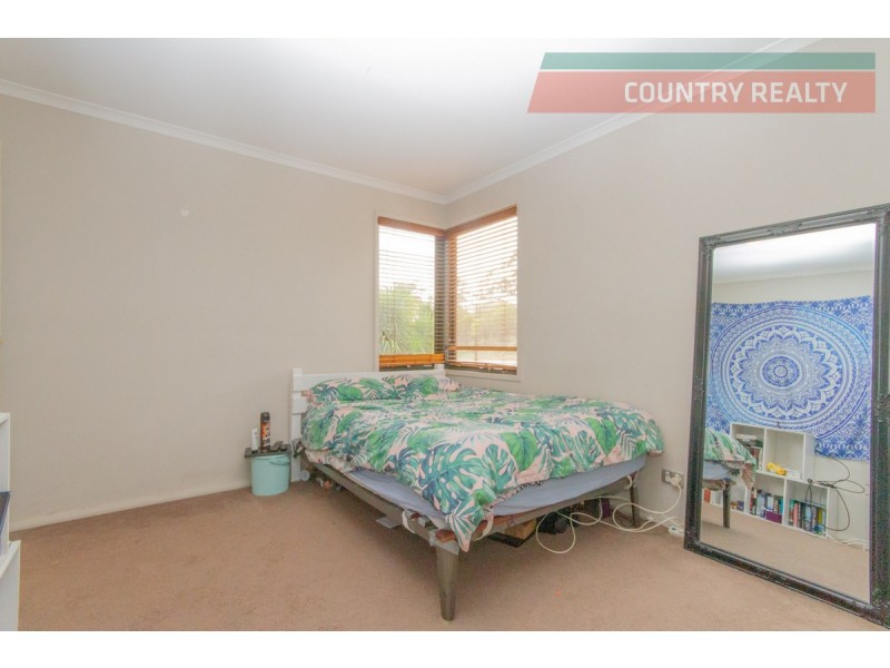 13 Hunter Road, Northam WA 6401