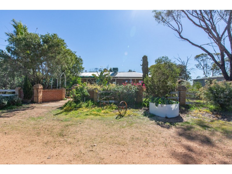 Jennacubbine WA 6401