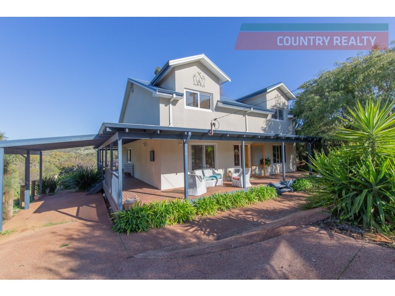 13 Harcourt Street, Toodyay WA 6566