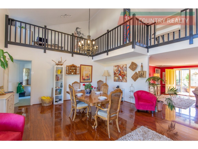 13 Harcourt Street, Toodyay WA 6566