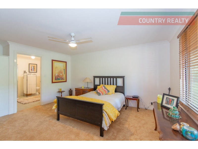 13 Harcourt Street, Toodyay WA 6566