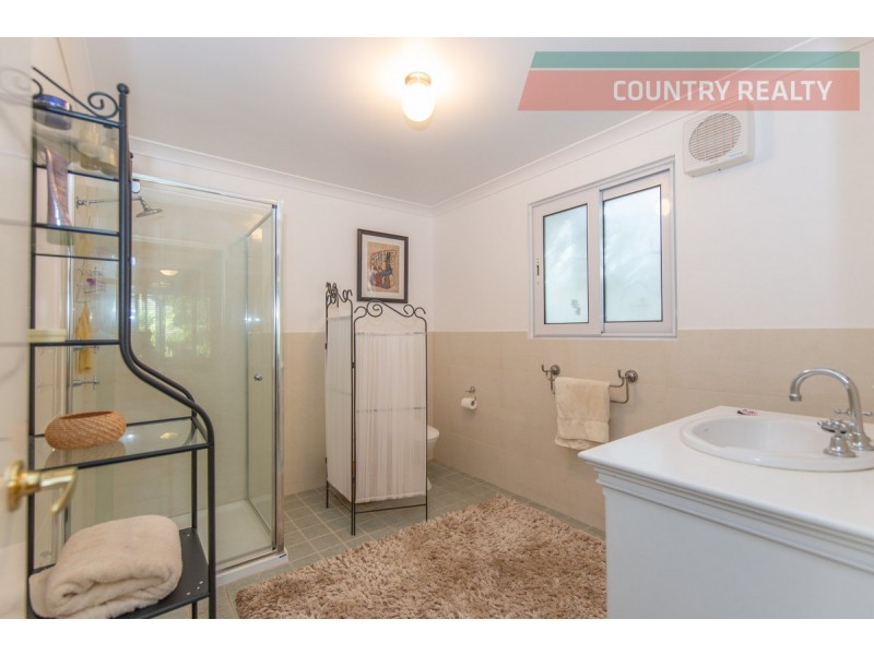13 Harcourt Street, Toodyay WA 6566